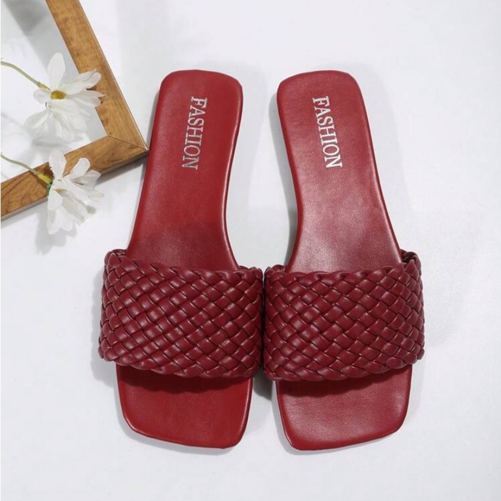 SHEIN Burgundy Woven Slide Sandals - Picture 5 of 5